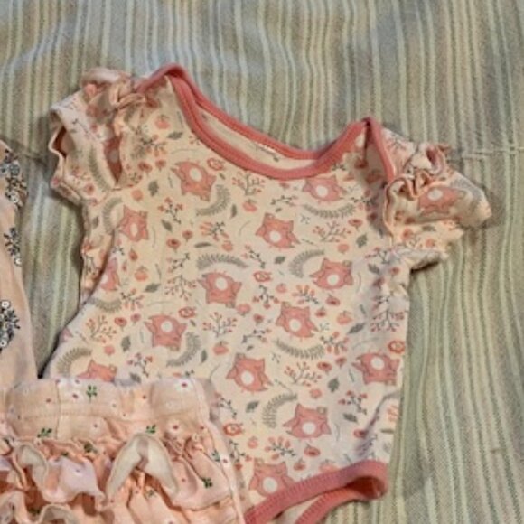 Cute ruffle butt onsie outfits - Picture 8 of 8